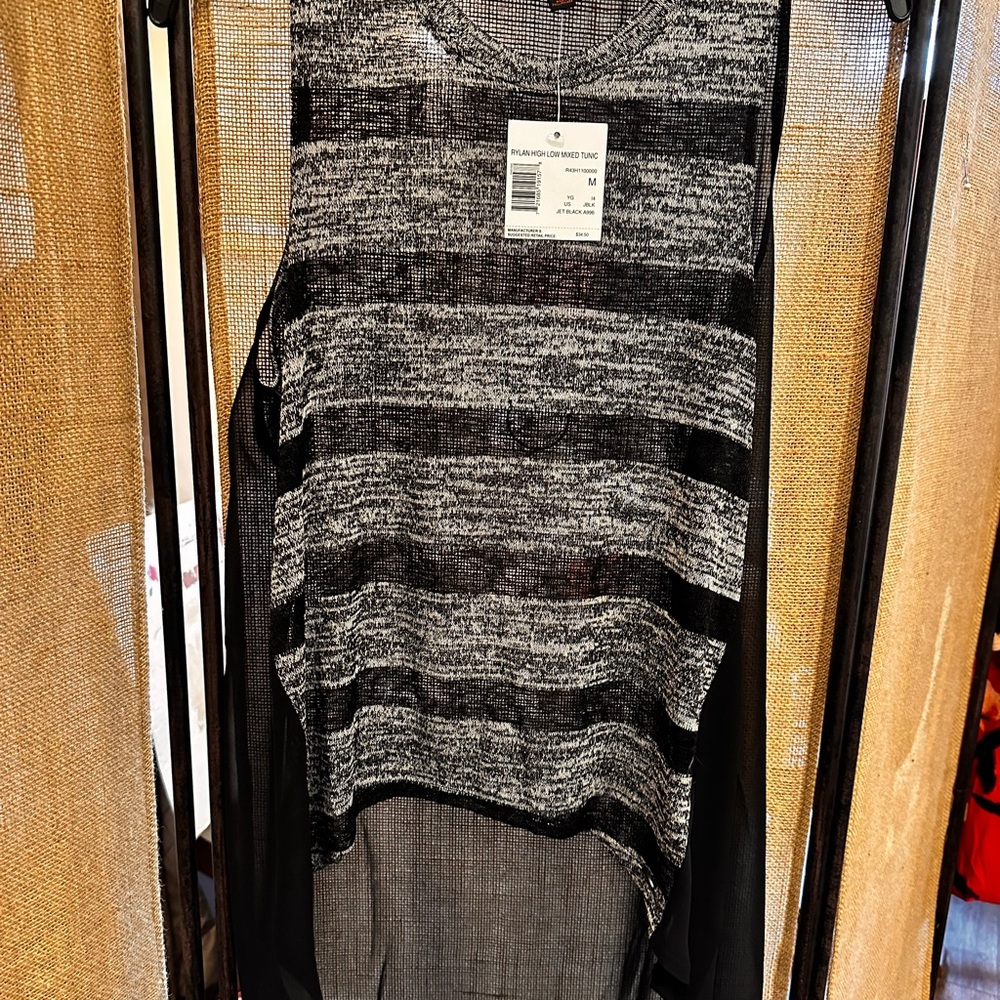 G by Guess Tunic Size M. NWT. 50% Cotton 20% Rayon 30% Nylon w/ super long back.